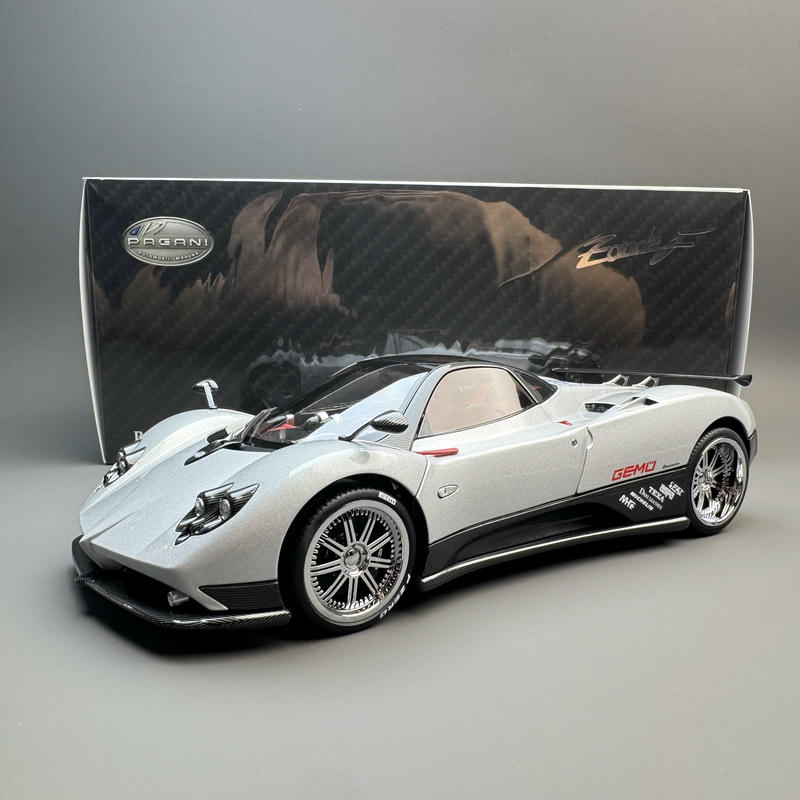 Almost Real Pagani Zonda F 2005 1:18 Diecast Model Car – Silver