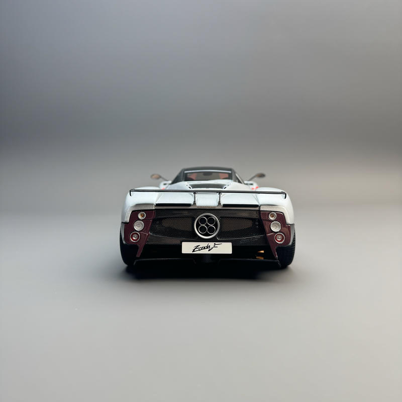 Almost Real Pagani Zonda F 2005 1:18 Diecast Model Car – Silver