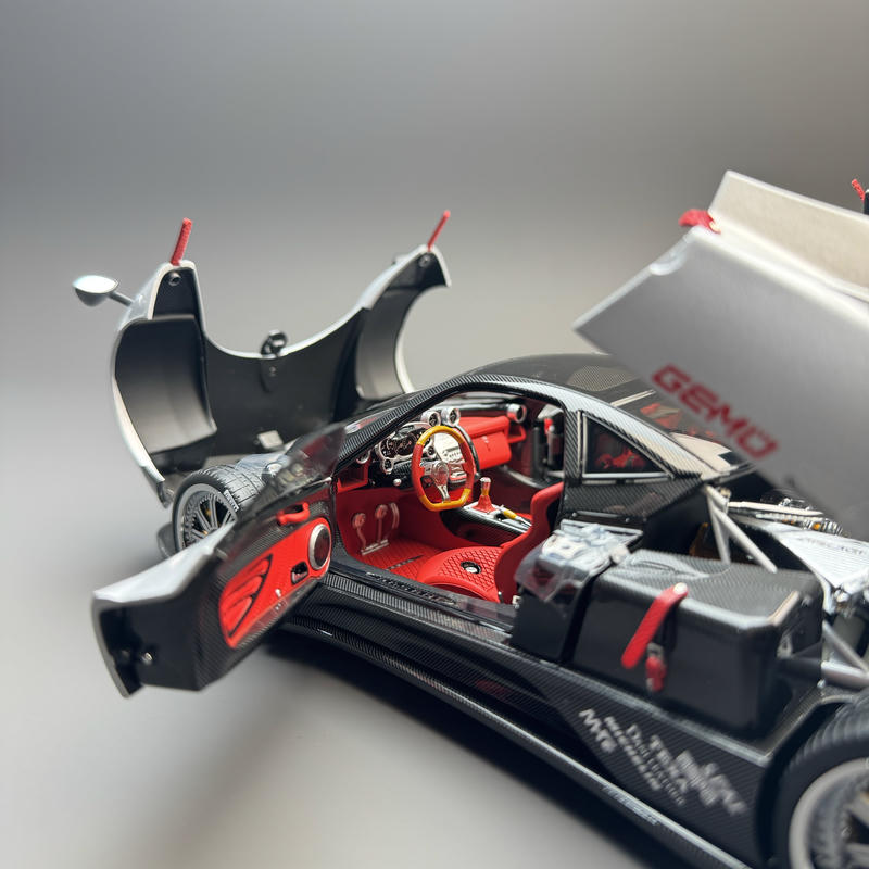 Almost Real Pagani Zonda F 2005 1:18 Diecast Model Car – Silver