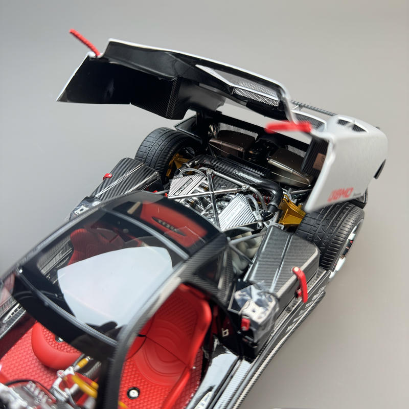 Almost Real Pagani Zonda F 2005 1:18 Diecast Model Car – Silver