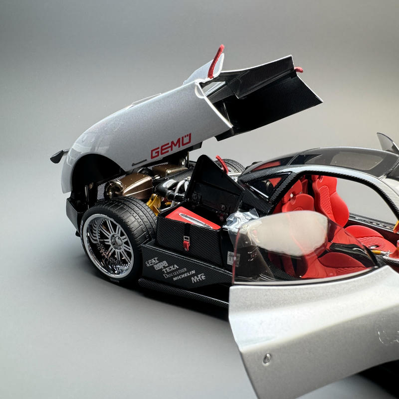 Almost Real Pagani Zonda F 2005 1:18 Diecast Model Car – Silver
