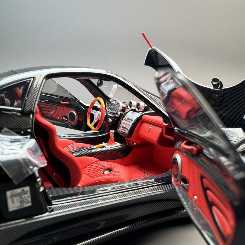 Almost Real Pagani Zonda F 2005 1:18 Diecast Model Car – Silver