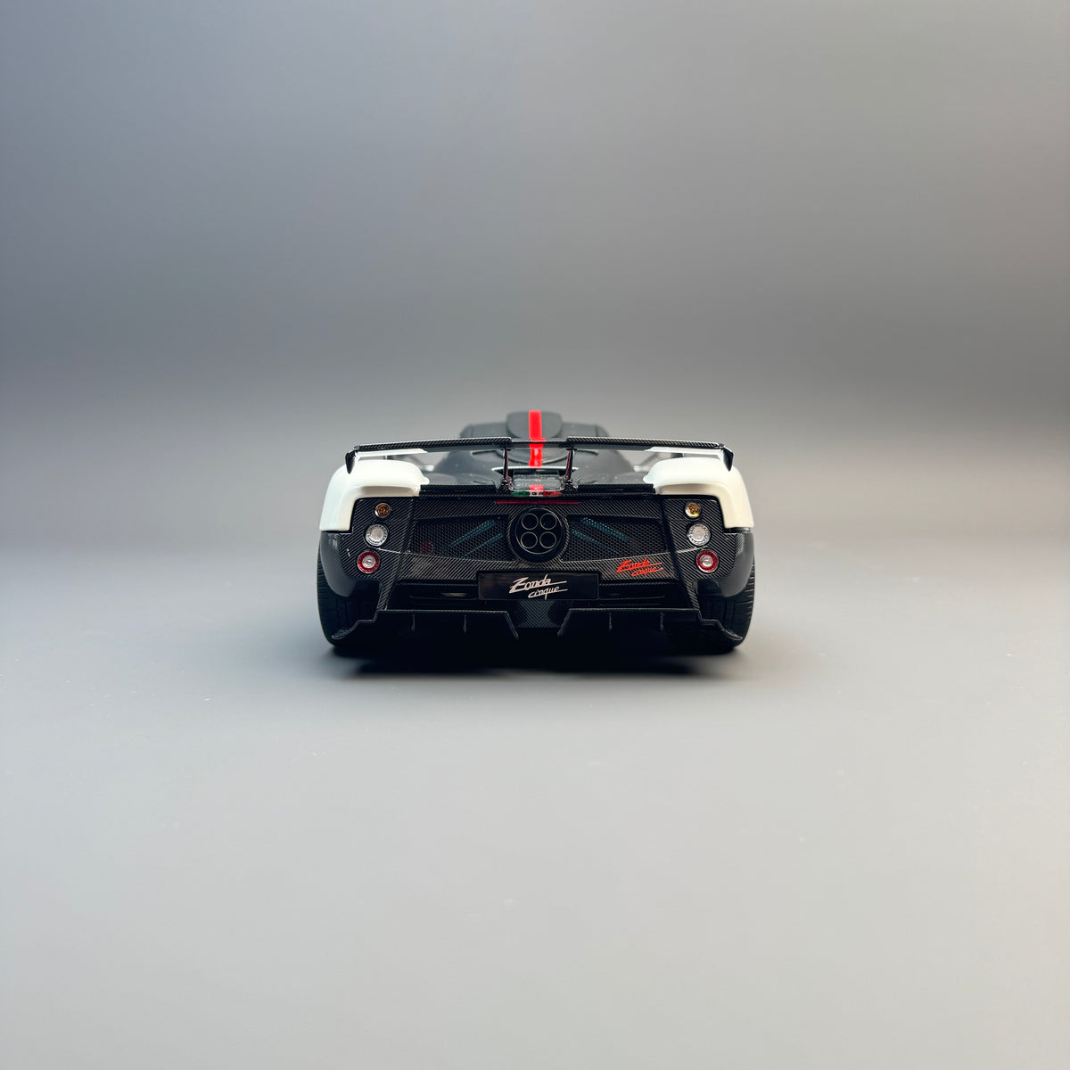 Almost Real 1:18 Pagani Zonda Cinque 2009 Special Edition Diecast Model Car – Red Badge, Fully Opening