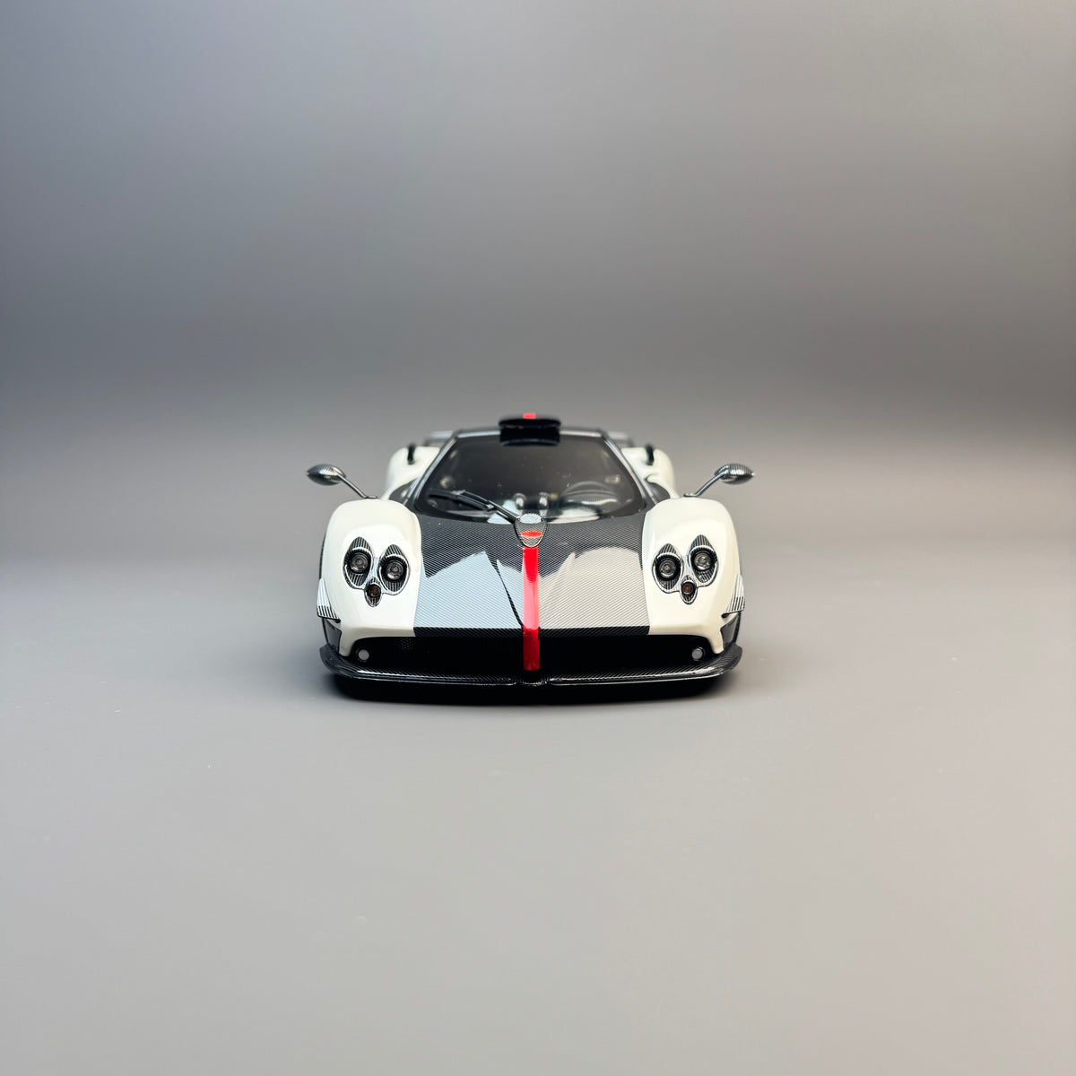 Almost Real 1:18 Pagani Zonda Cinque 2009 Special Edition Diecast Model Car – Red Badge, Fully Opening