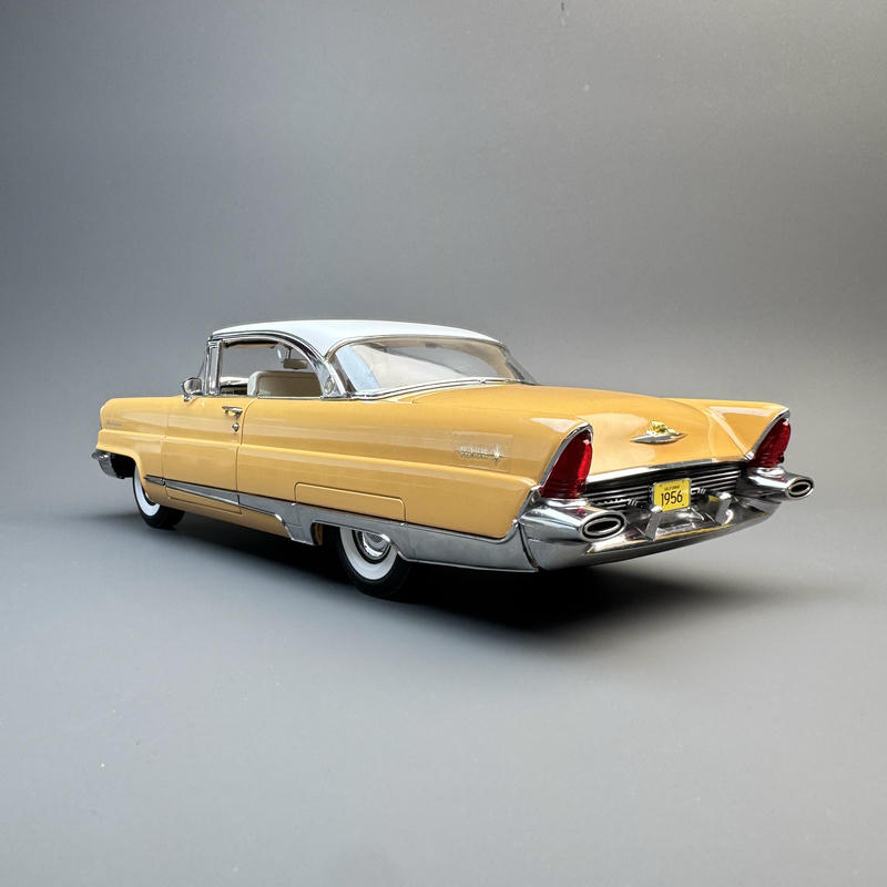 Sun Star Lincoln Premiere 1956 1:18 Diecast Model Car – Desert Buff