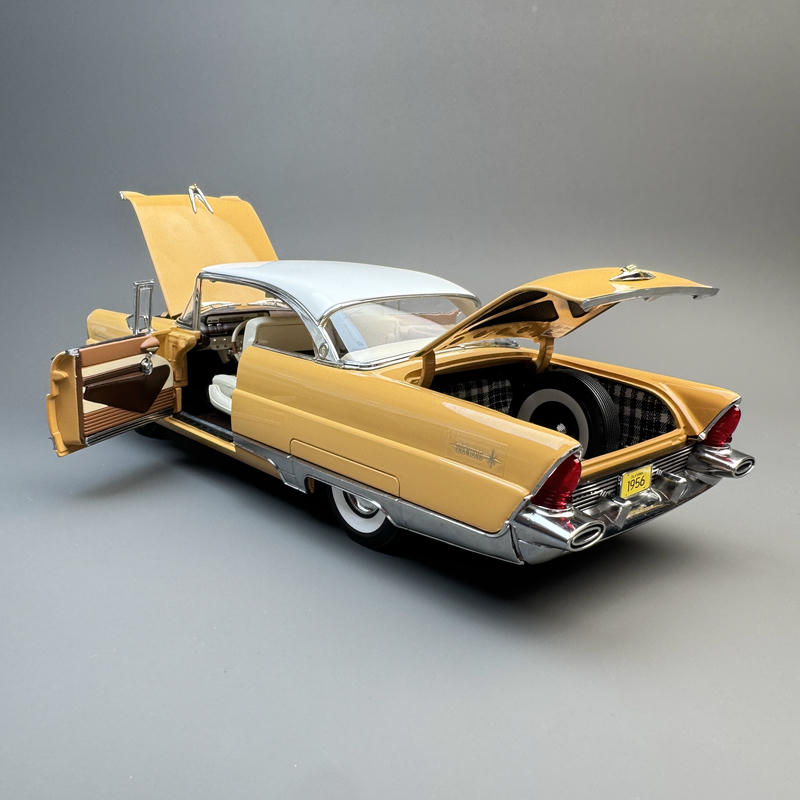 Sun Star Lincoln Premiere 1956 1:18 Diecast Model Car – Desert Buff