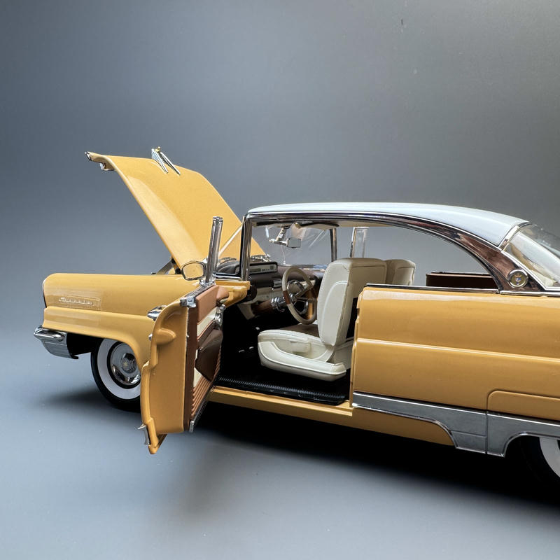 Sun Star Lincoln Premiere 1956 1:18 Diecast Model Car – Desert Buff