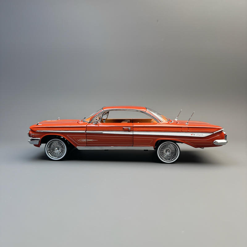 SunStar 1:18 1961 Chevrolet Impala Lowrider Alloy Diecast Model – Adjustable Suspension Edition
