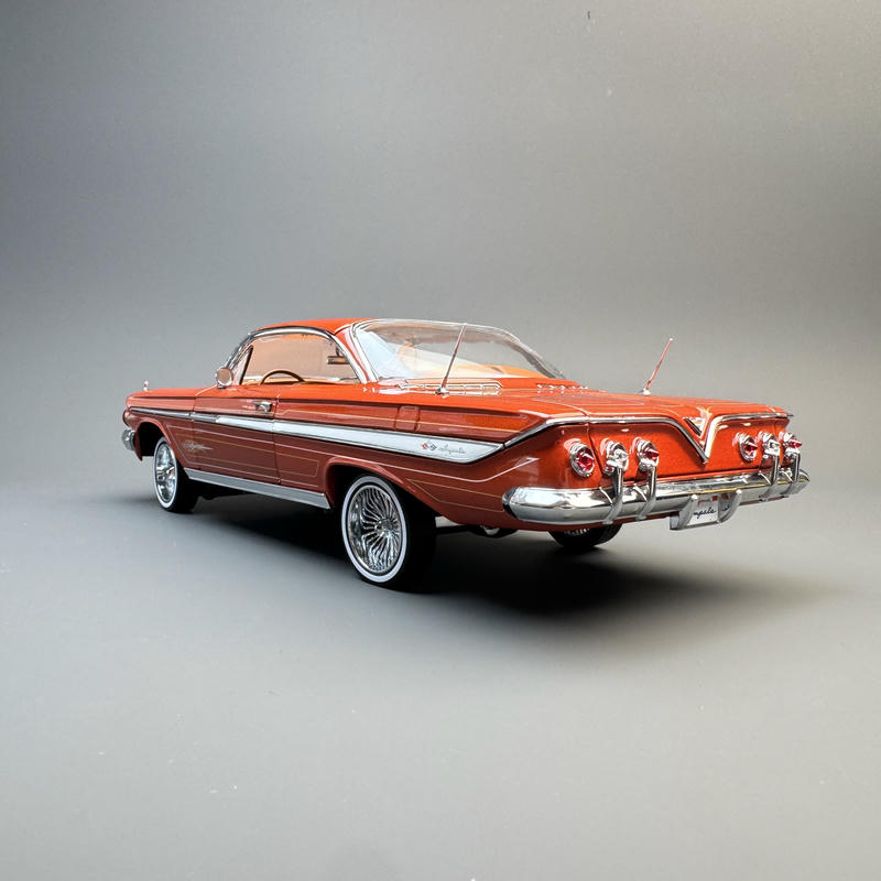 SunStar 1:18 1961 Chevrolet Impala Lowrider Alloy Diecast Model – Adjustable Suspension Edition
