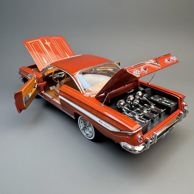 SunStar 1:18 1961 Chevrolet Impala Lowrider Alloy Diecast Model – Adjustable Suspension Edition