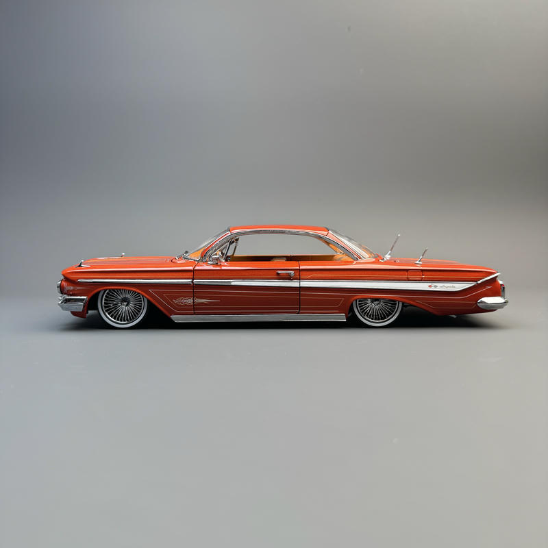 SunStar 1:18 1961 Chevrolet Impala Lowrider Alloy Diecast Model – Adjustable Suspension Edition