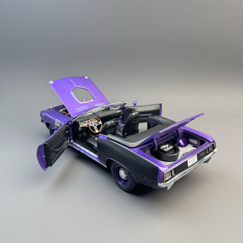ACME 1971 Plymouth HEMI 'Cuda Convertible 1:18 Diecast Model Car – Purple