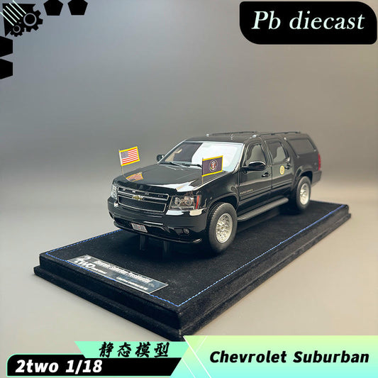 2two Chevrolet Suburban Presidential 1:18 Resin Model Car