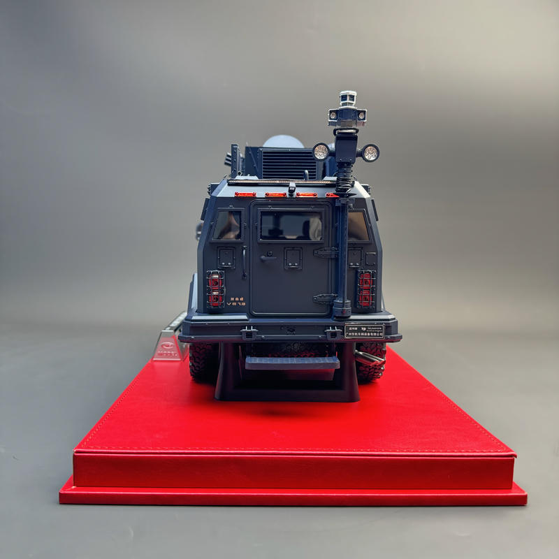OEM Sabertooth Armored Riot Vehicle 1:18 Resin Model