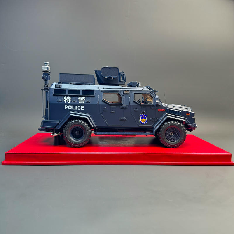 OEM Sabertooth Armored Riot Vehicle 1:18 Resin Model