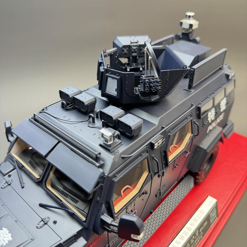 OEM Sabertooth Armored Riot Vehicle 1:18 Resin Model