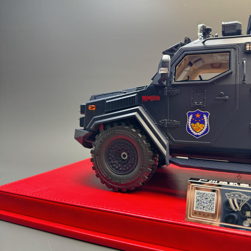 OEM Sabertooth Armored Riot Vehicle 1:18 Resin Model