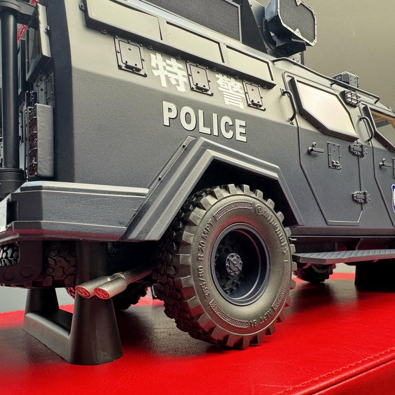 OEM Sabertooth Armored Riot Vehicle 1:18 Resin Model