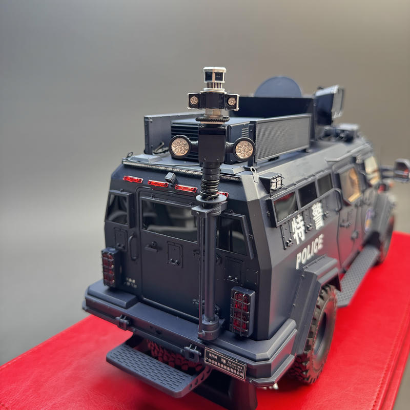 OEM Sabertooth Armored Riot Vehicle 1:18 Resin Model
