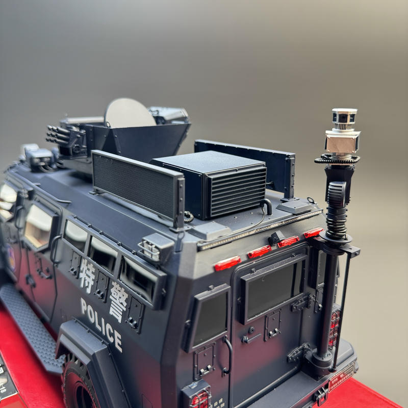 OEM Sabertooth Armored Riot Vehicle 1:18 Resin Model