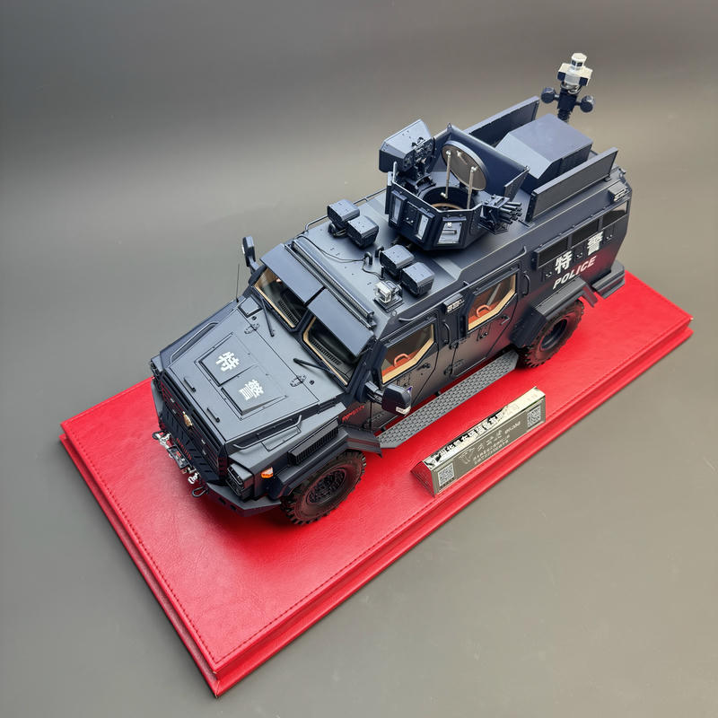 OEM Sabertooth Armored Riot Vehicle 1:18 Resin Model