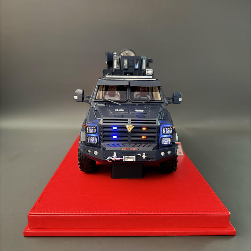 OEM Sabertooth Armored Riot Vehicle 1:18 Resin Model