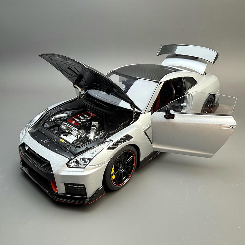MH Nissan GT-R Nismo R35 Special Edition 1:18 Alloy Diecast Model