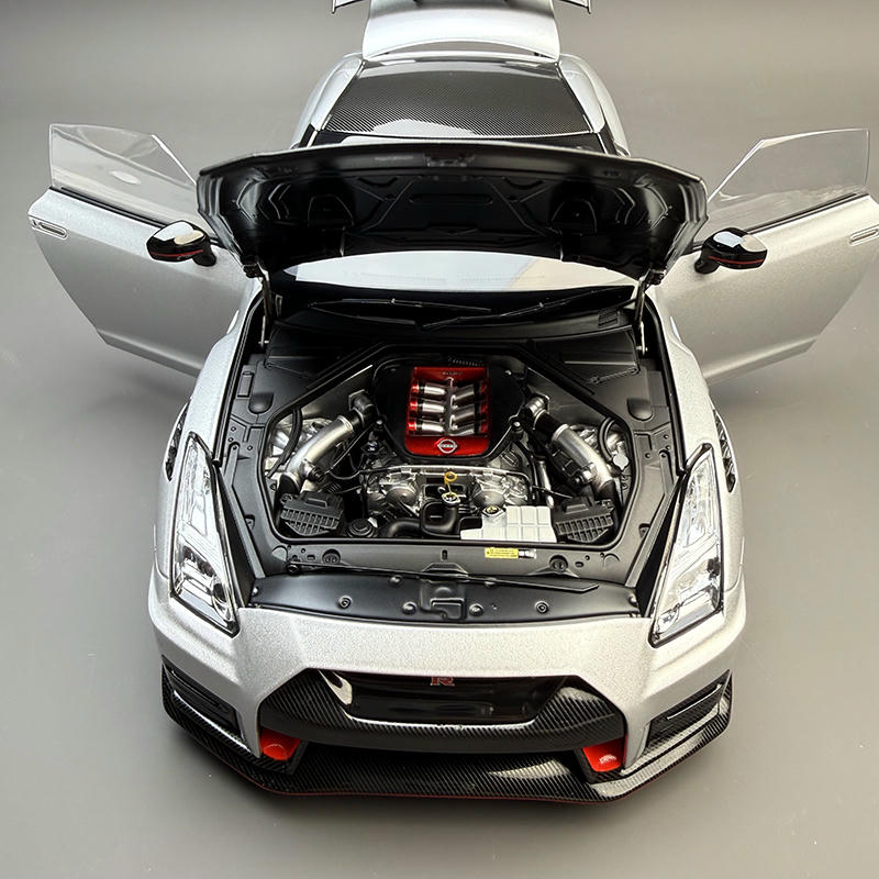 MH Nissan GT-R Nismo R35 Special Edition 1:18 Alloy Diecast Model