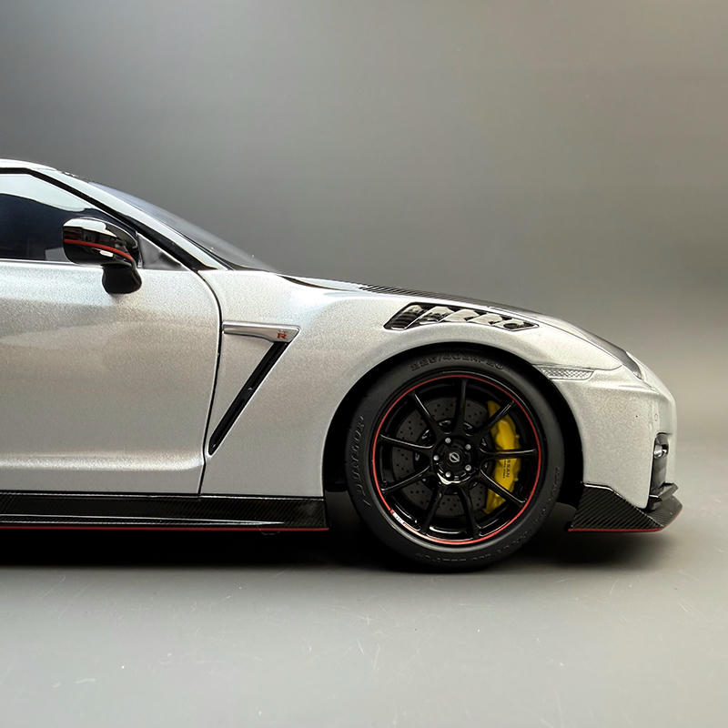 MH Nissan GT-R Nismo R35 Special Edition 1:18 Alloy Diecast Model