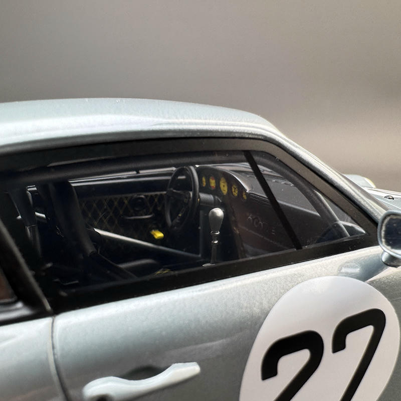 GT Spirit 1:18 Porsche 993 RWB “YUIITSUMUNI” Resin Model — GT522