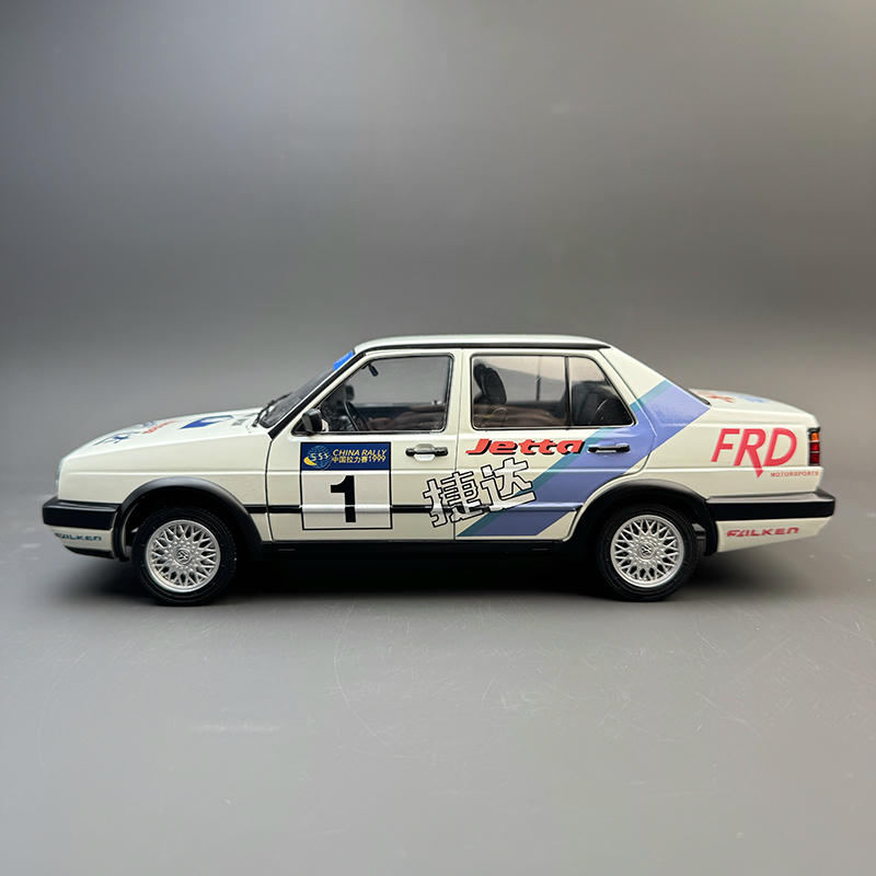 Original Factory 1:18 Volkswagen Jetta MK2 Square Headlight Diecast Model
