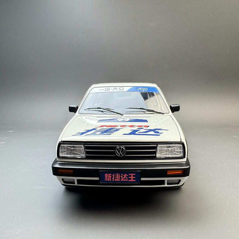 Original Factory 1:18 Volkswagen Jetta MK2 Square Headlight Diecast Model