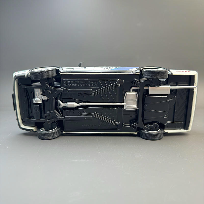 Original Factory 1:18 Volkswagen Jetta MK2 Square Headlight Diecast Model