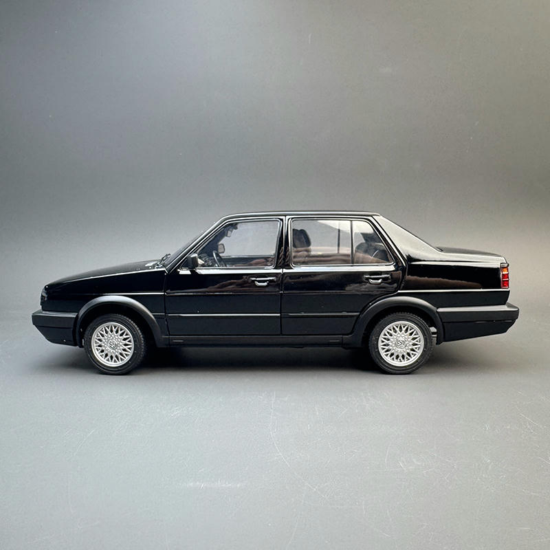 Original Factory 1:18 Volkswagen Jetta MK2 Square Headlight Diecast Model