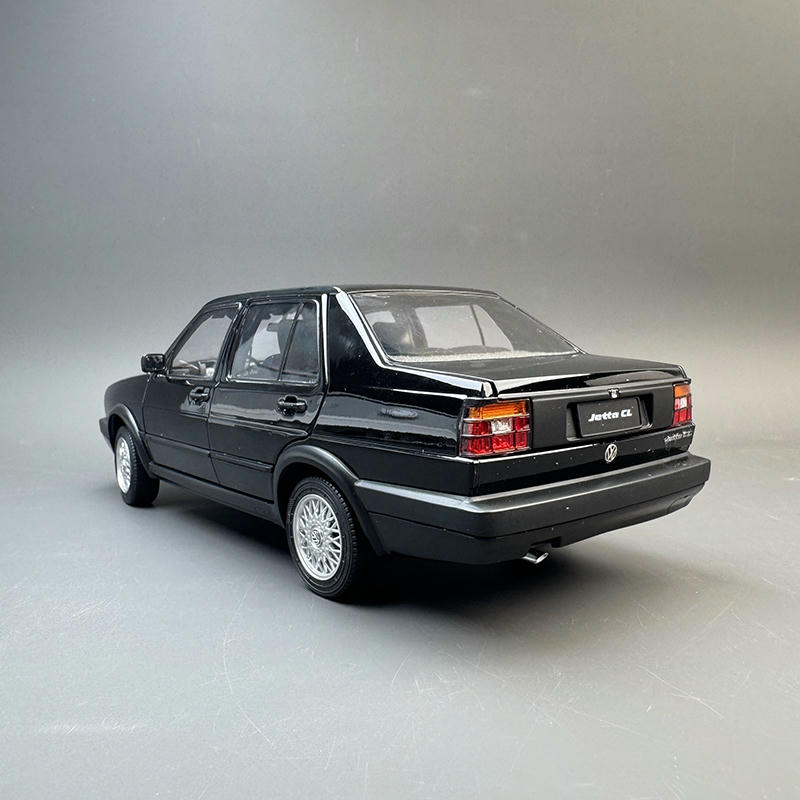 Original Factory 1:18 Volkswagen Jetta MK2 Square Headlight Diecast Model
