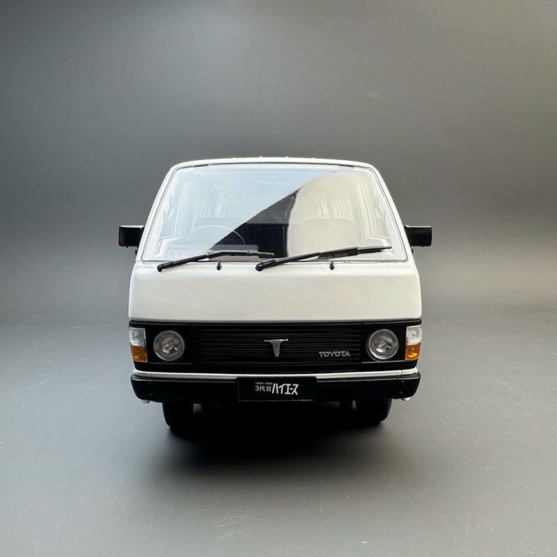 Original Factory 1:18 Toyota HiAce YH50 Diecast Van Model – YX car