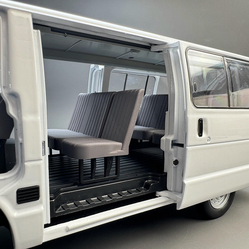Original Factory 1:18 Toyota HiAce YH50 Diecast Van Model
