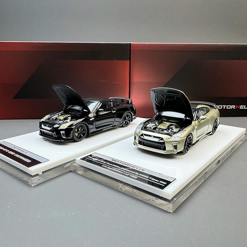 MotorHelix 1:64 Nissan GT-R R35 Alloy Model