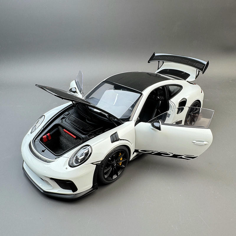 AUTOart 1:18 Porsche 911 (991.2) GT3 RS Diecast Model