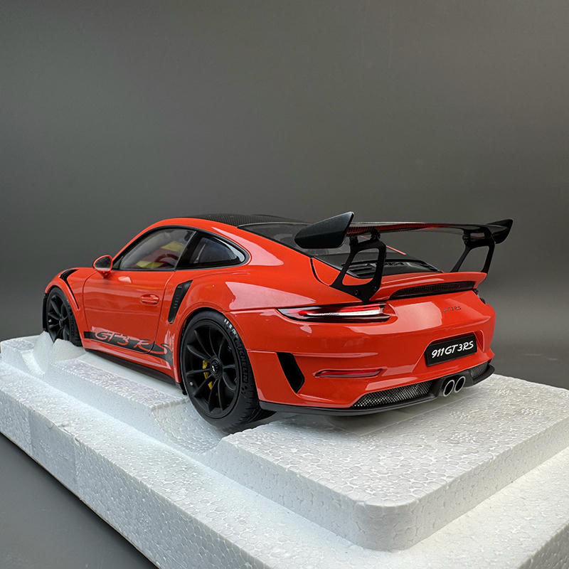 AUTOart 1:18 Porsche 911 (991.2) GT3 RS Diecast Model