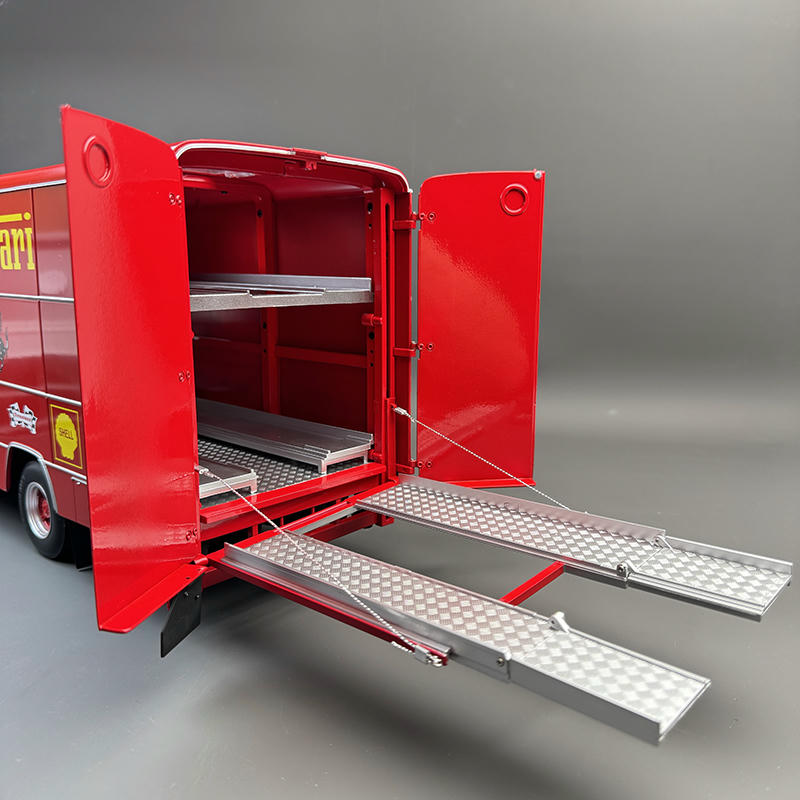 CMR 1:18 OM Fiat 150 Rolfo Ferrari Race Car Transporter