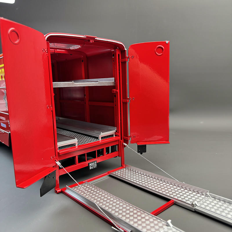 CMR 1:18 OM Fiat 150 Rolfo Ferrari Race Car Transporter