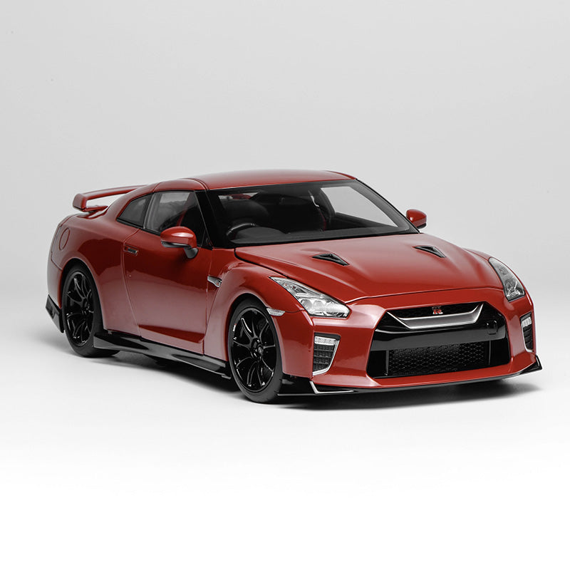 MOTORHELIX 1:18 Nissan GT-R (R35) Track Edition & T-Spec