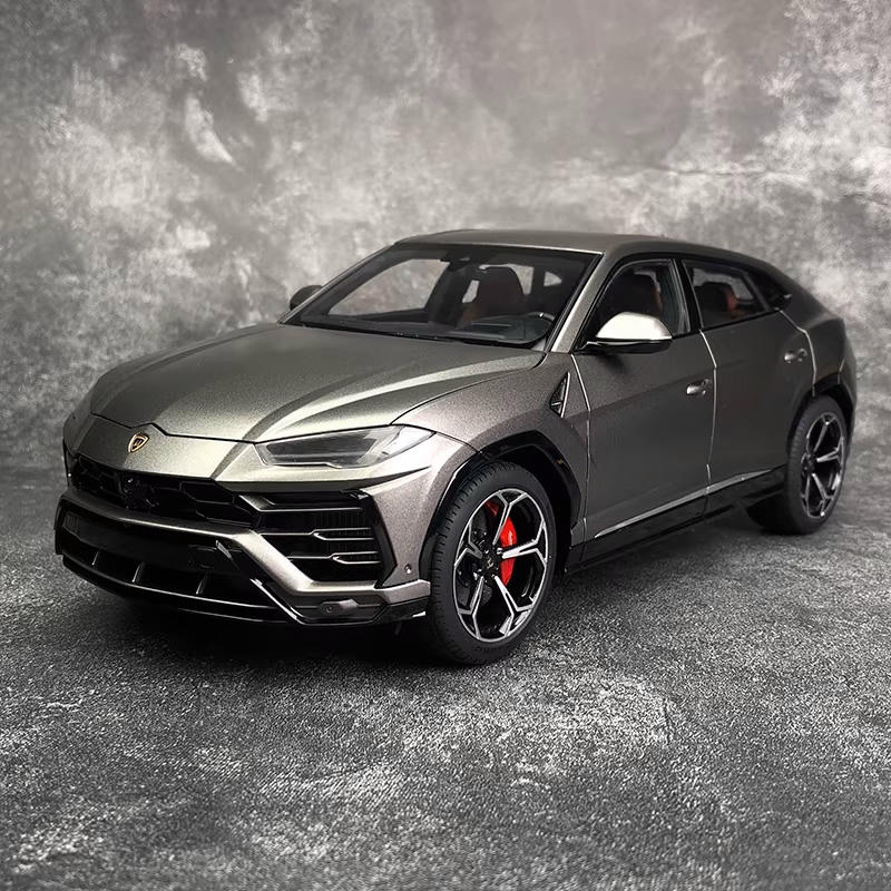 AUTOart 1:18 Lamborghini Urus Diecast Model Car