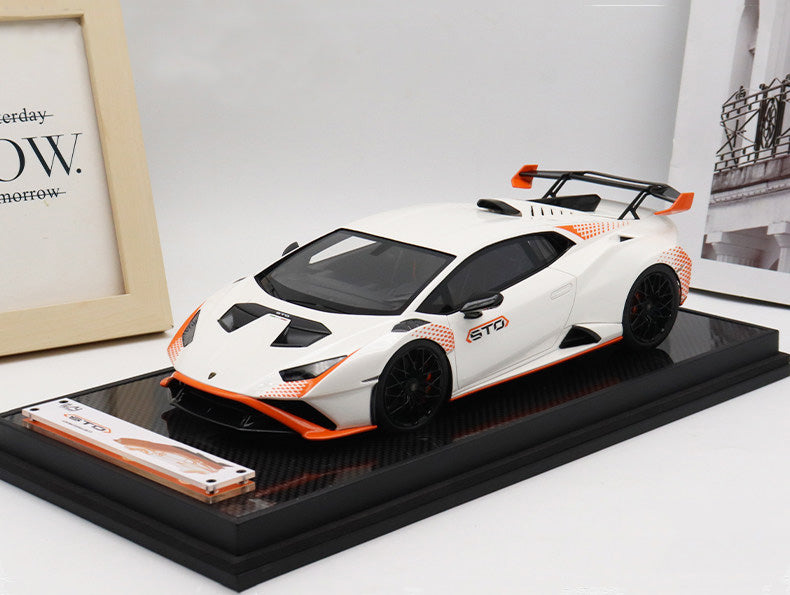 IVY Lamborghini Huracan STP 1:18 Resin Model Car