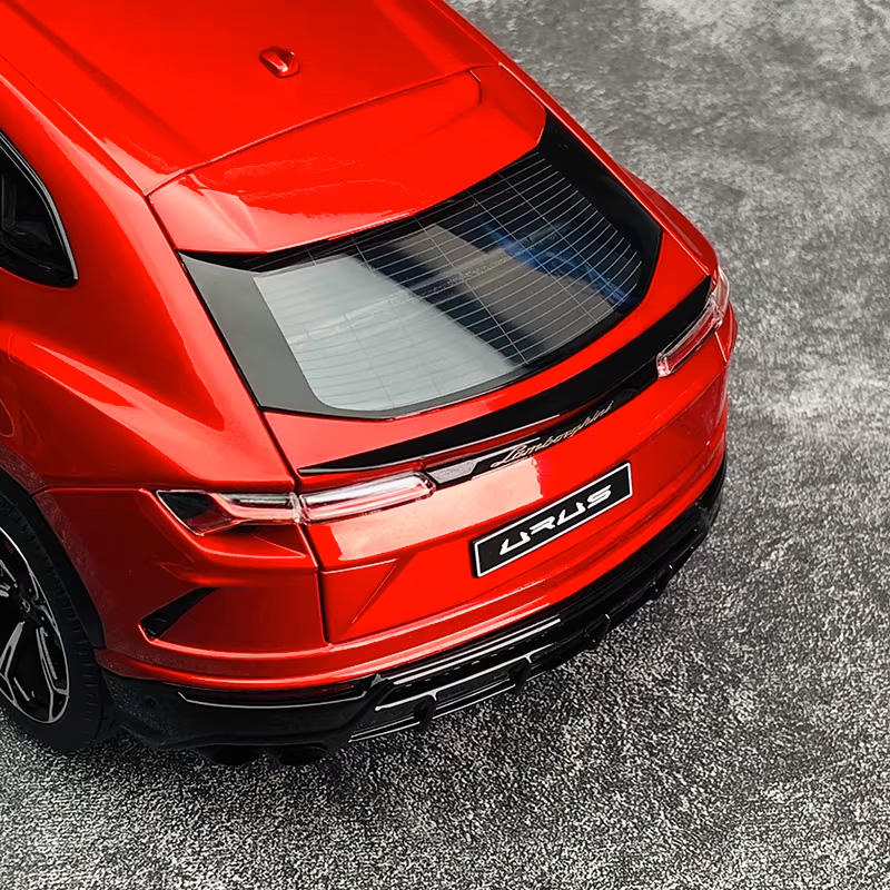 AUTOart 1:18 Lamborghini Urus Diecast Model Car