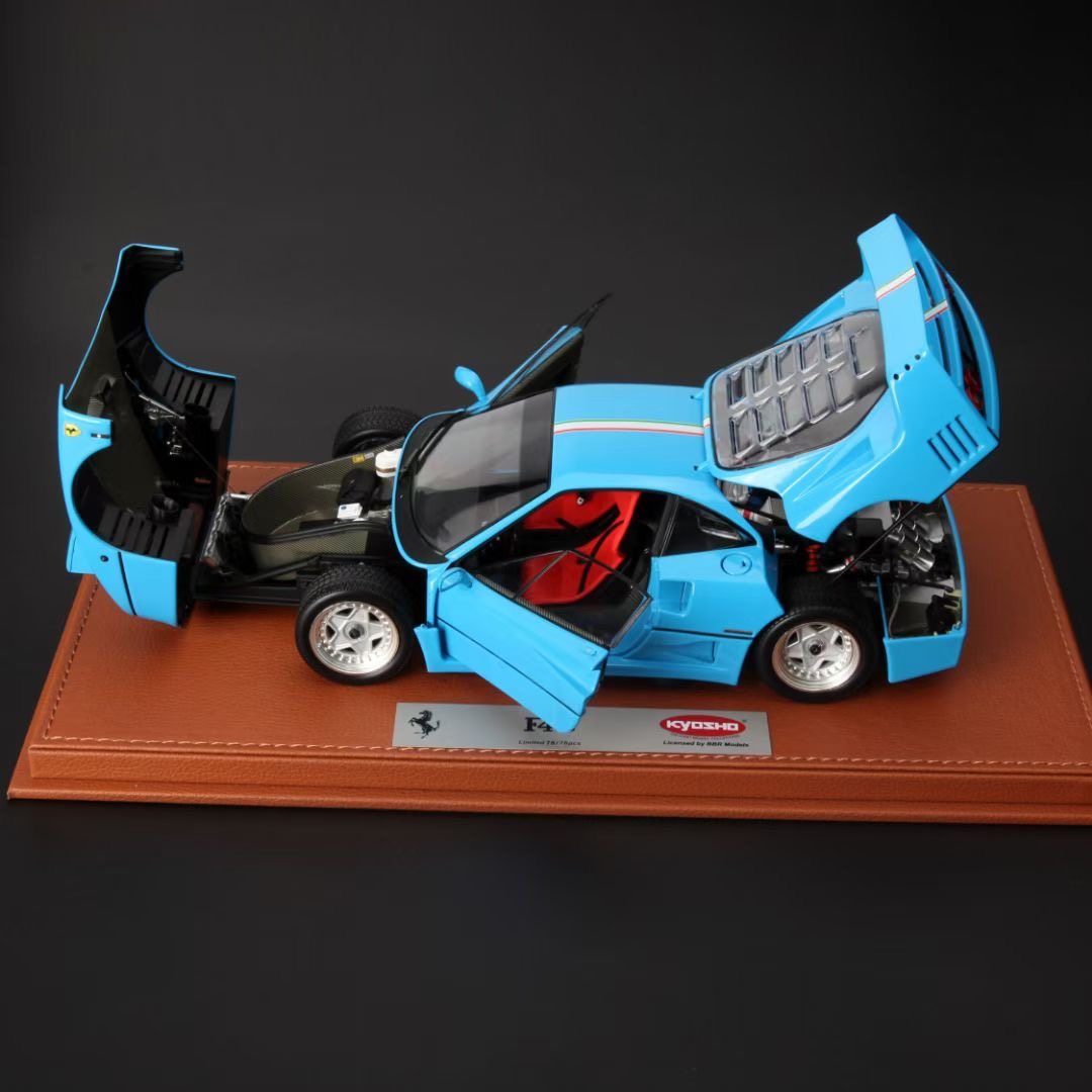 BBR 1:18 Ferrari F40 Diecast Model – Light Blue with Italian Flag