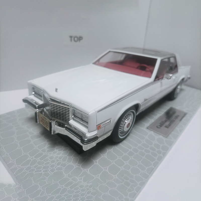 AMC 1:18 Cadillac Eldorado Biarritz 1980 Diecast Model