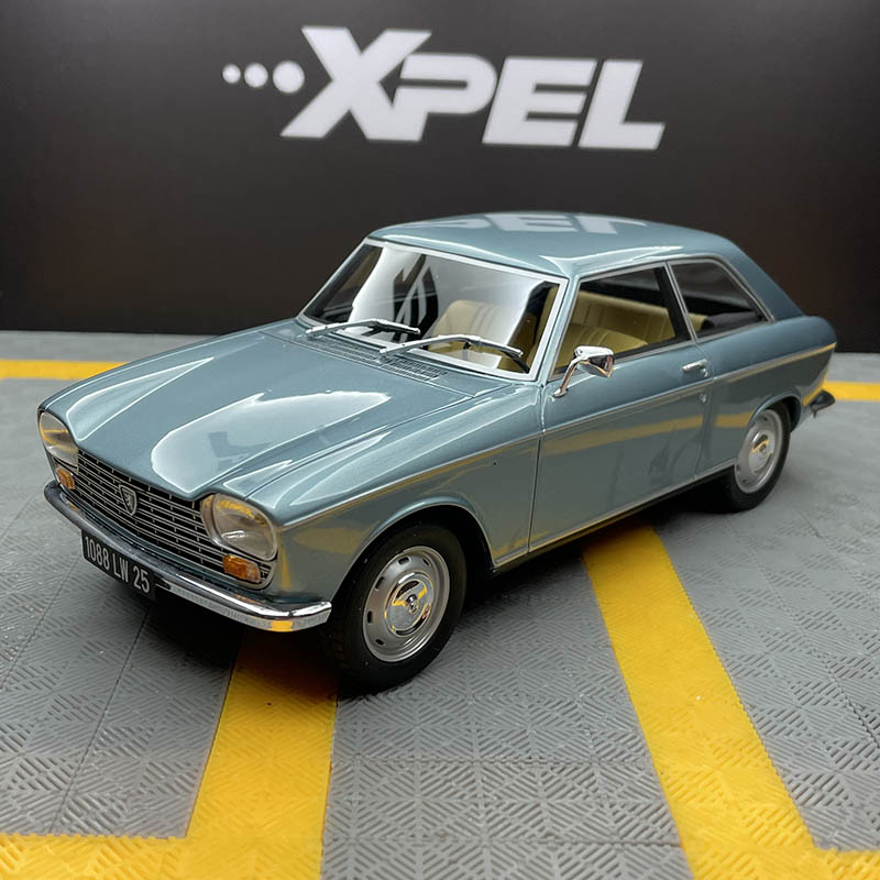 OTTO 1:18 Resin Simulation Coupe Modell 204 Coupe Metallic Blau