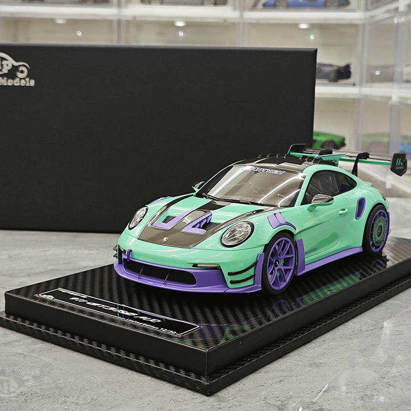 VIP Model 1:18 Porsche 911 GT3 RS Manthey Racing Resin Model
